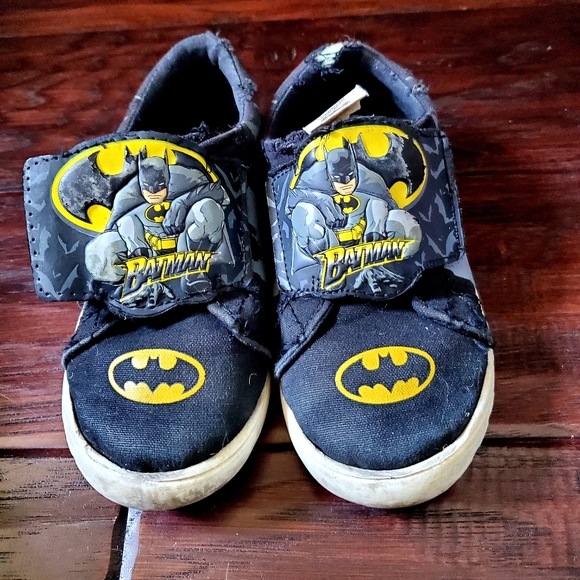 💛🦇DC comics batman casual sneakers - Picture 2 of 5